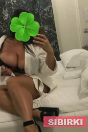 ����)