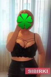 �����