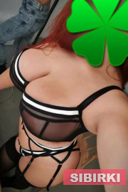 ����)