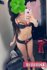 �����